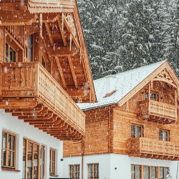 Chalets am Grabenbach in Winterstimmung